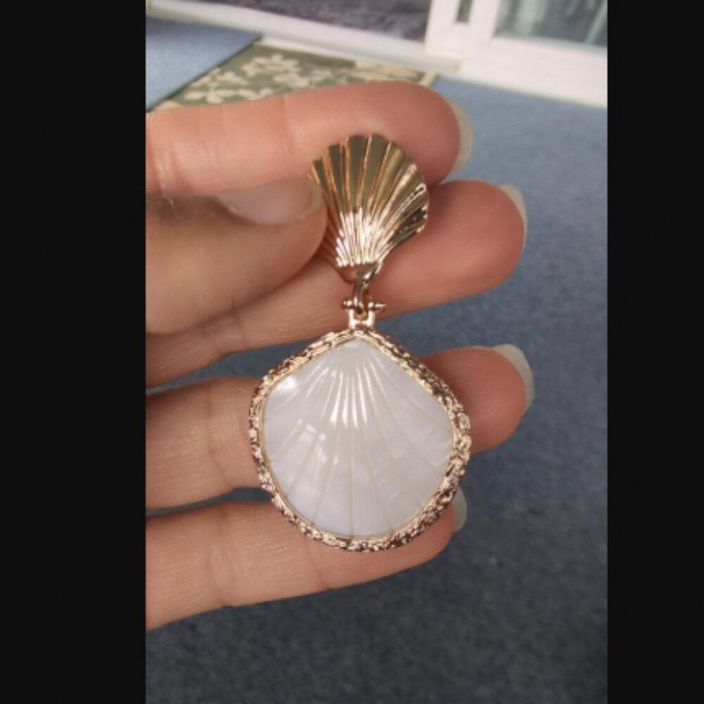 Gold Shell Earrings - Picture 6 of 6